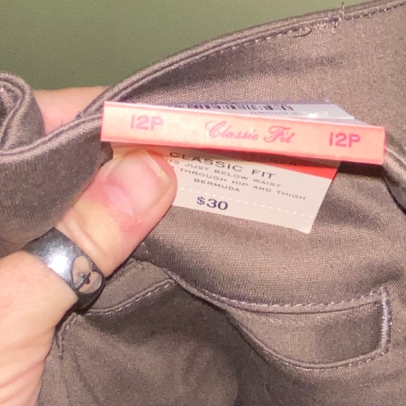 NWT St. John’s Bay Classic Fit Bermuda Shorts Brown Size 12P - Picture 8 of 9